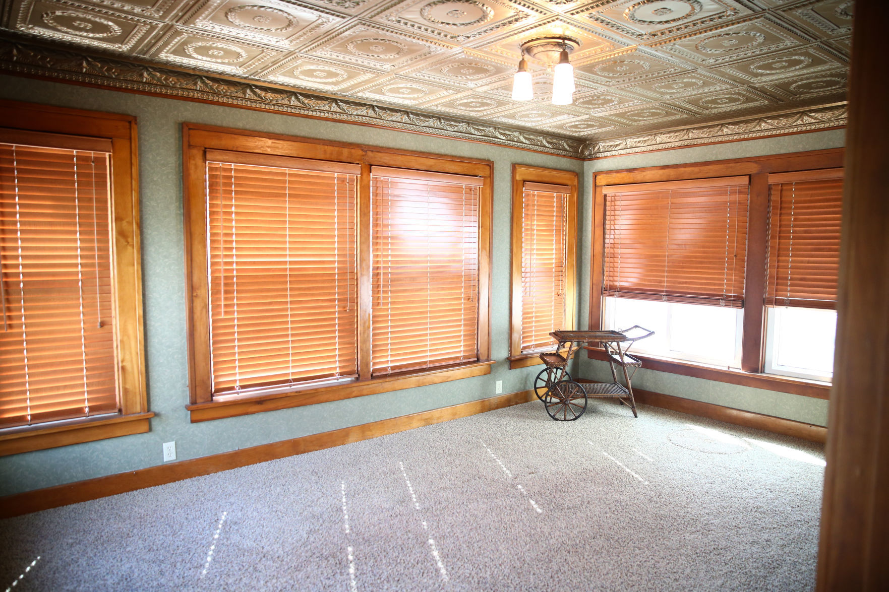 204 Seventh St. NW - Mason City (15).jpg